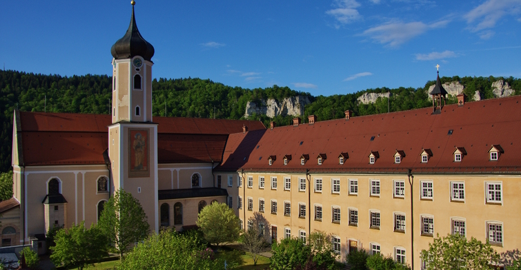 Kirche und Kloster