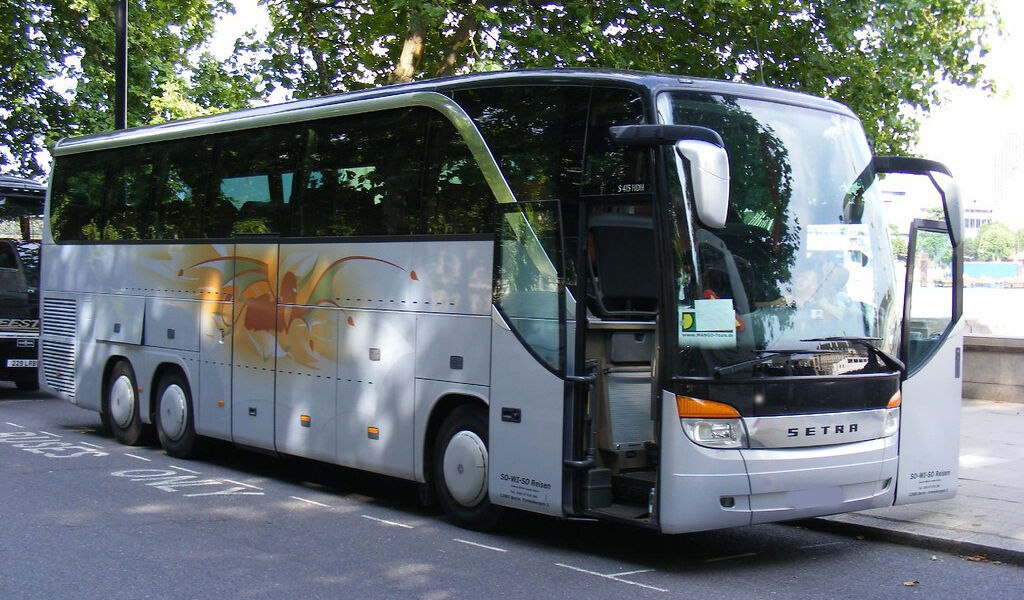 Parkender Reisebus